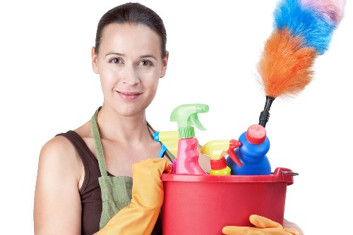 Deep cleaning work for kitchens and bathrooms in Kennington properties