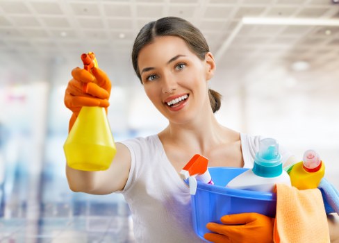 Professional oven cleaning service for a Kennington home kitchen